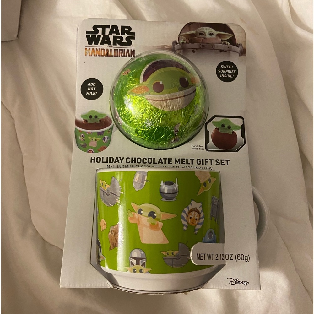 Star Wars: The Mandalorian Holiday Chocolate Melt Gift Set